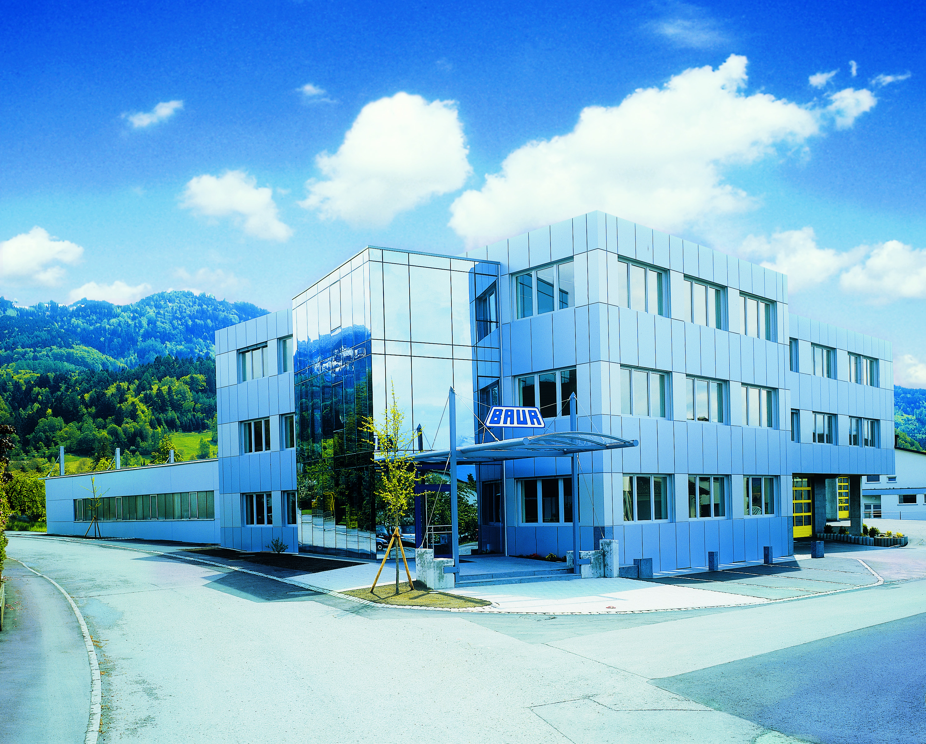 Baur Loghi E Foto Media Center